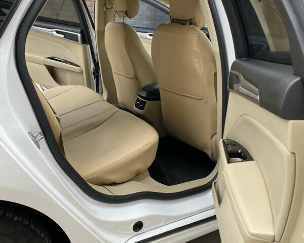 Білий Форд Фьюжен, об'ємом двигуна 2.5 л та пробігом 209 тис. км за 8700 $, фото 27 на Automoto.ua