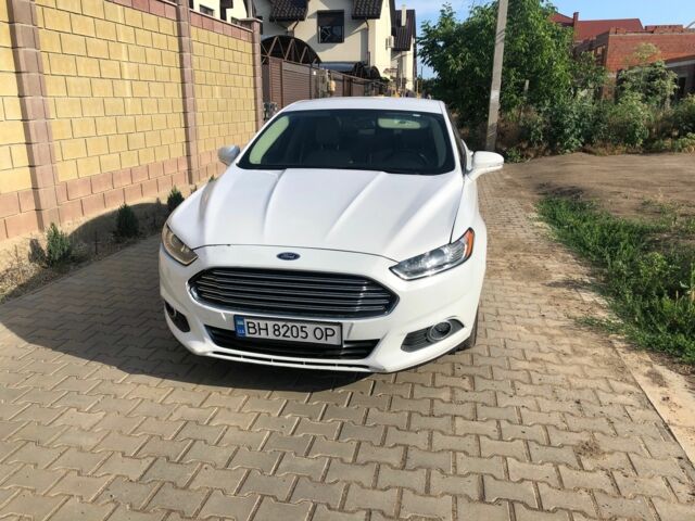 Форд Фьюжн 2014 в Одессе на Automoto.ua Белый Форд Фьюжн, объемом двигателя 2 л и пробегом 168 тыс. км за 12900 $, фото 3 на Automoto.ua