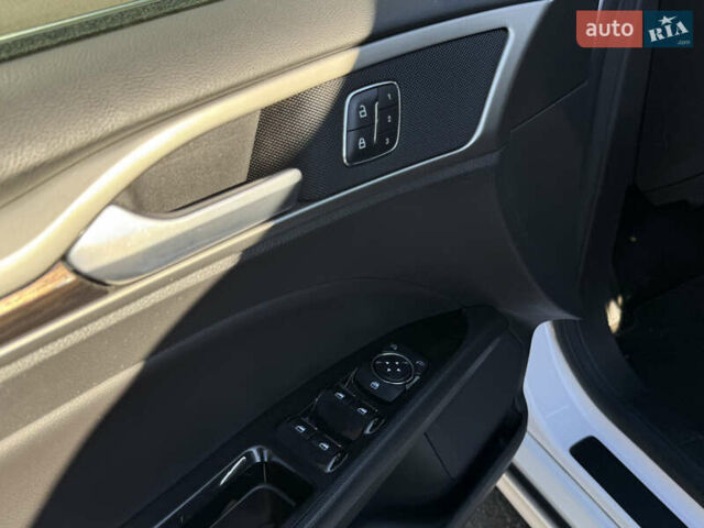 Форд Фьюжен 2014 у Одесі на Automoto.ua Білий Форд Фьюжен, об'ємом двигуна 2 л та пробігом 137 тис. км за 11800 $, фото 17 на Automoto.ua