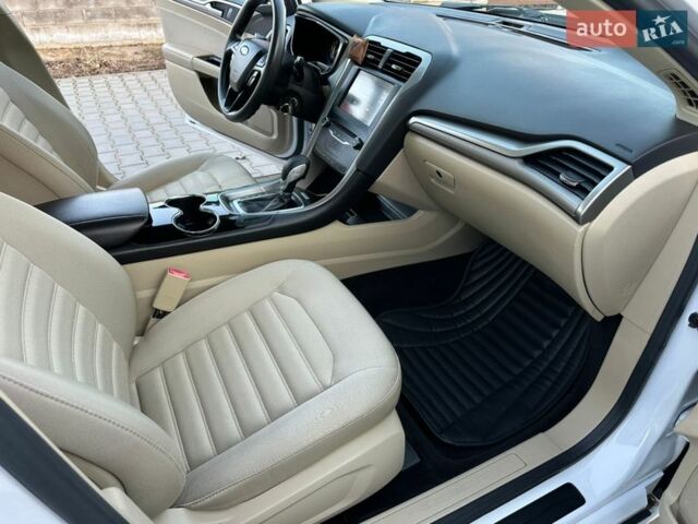 Білий Форд Фьюжен, об'ємом двигуна 2.5 л та пробігом 92 тис. км за 10200 $, фото 28 на Automoto.ua