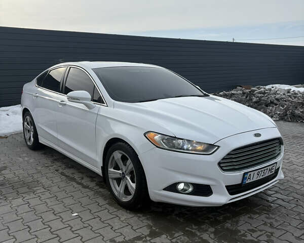 Білий Форд Фьюжен, об'ємом двигуна 2 л та пробігом 278 тис. км за 10000 $, фото 3 на Automoto.ua