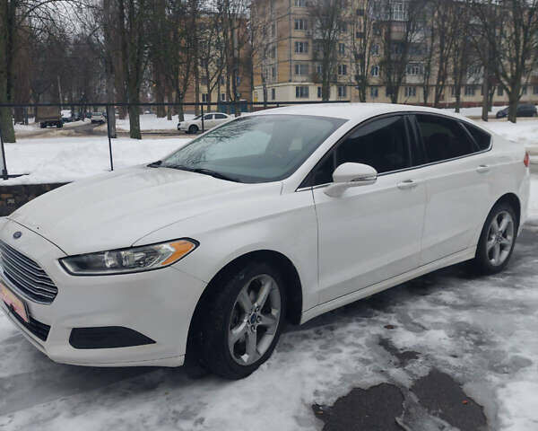 Белый Форд Фьюжн, объемом двигателя 2.5 л и пробегом 172 тыс. км за 9300 $, фото 6 на Automoto.ua