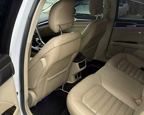 Белый Форд Фьюжн, объемом двигателя 2 л и пробегом 196 тыс. км за 11900 $, фото 11 на Automoto.ua