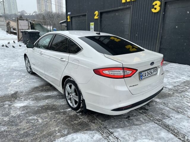 Белый Форд Фьюжн, объемом двигателя 2 л и пробегом 156 тыс. км за 14200 $, фото 1 на Automoto.ua