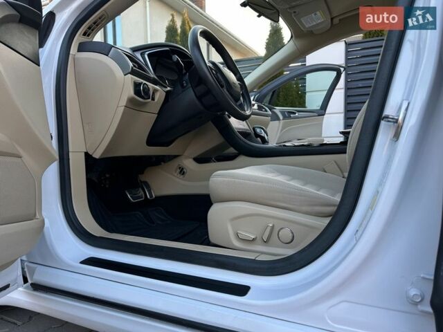 Білий Форд Фьюжен, об'ємом двигуна 2.5 л та пробігом 92 тис. км за 10200 $, фото 23 на Automoto.ua