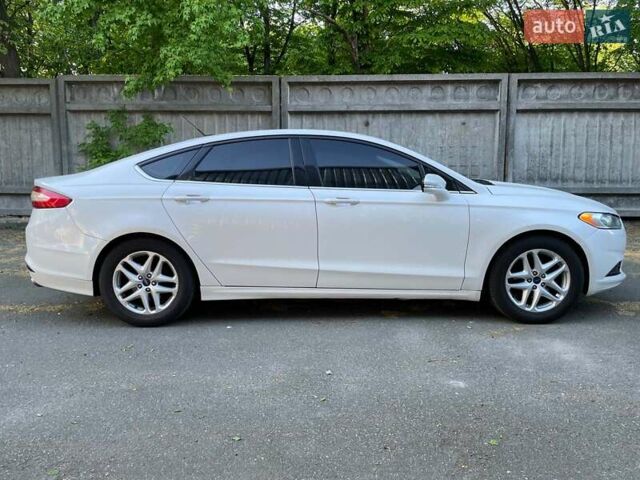 Белый Форд Фьюжн, объемом двигателя 2.5 л и пробегом 178 тыс. км за 7500 $, фото 5 на Automoto.ua