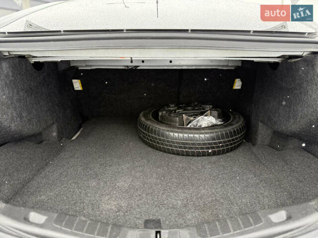 Белый Форд Фьюжн, объемом двигателя 2.5 л и пробегом 216 тыс. км за 9999 $, фото 33 на Automoto.ua