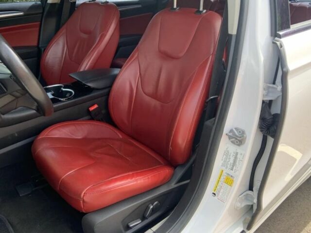 Білий Форд Фьюжен, об'ємом двигуна 2 л та пробігом 170 тис. км за 8500 $, фото 2 на Automoto.ua