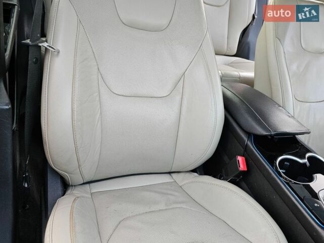 Білий Форд Фьюжен, об'ємом двигуна 2 л та пробігом 220 тис. км за 8900 $, фото 24 на Automoto.ua