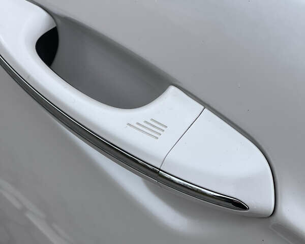 Белый Форд Фьюжн, объемом двигателя 2 л и пробегом 266 тыс. км за 10999 $, фото 8 на Automoto.ua