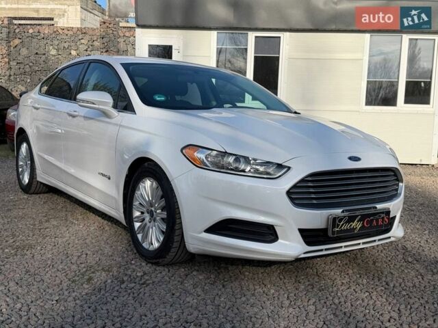 Білий Форд Фьюжен, об'ємом двигуна 2 л та пробігом 113 тис. км за 11500 $, фото 2 на Automoto.ua