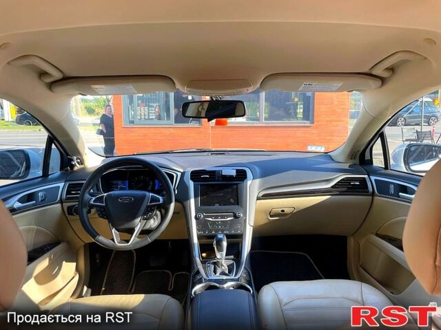 Белый Форд Фьюжн, объемом двигателя 2 л и пробегом 277 тыс. км за 9800 $, фото 5 на Automoto.ua