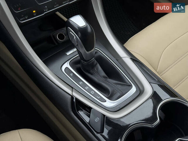 Білий Форд Фьюжен, об'ємом двигуна 2 л та пробігом 153 тис. км за 9500 $, фото 24 на Automoto.ua