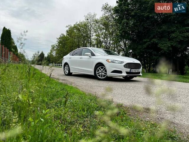 Белый Форд Фьюжн, объемом двигателя 2.5 л и пробегом 270 тыс. км за 8700 $, фото 6 на Automoto.ua