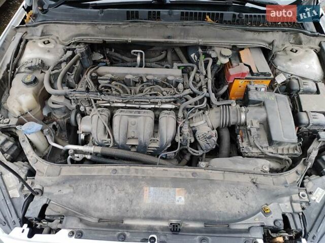 Белый Форд Фьюжн, объемом двигателя 2.5 л и пробегом 216 тыс. км за 8500 $, фото 23 на Automoto.ua