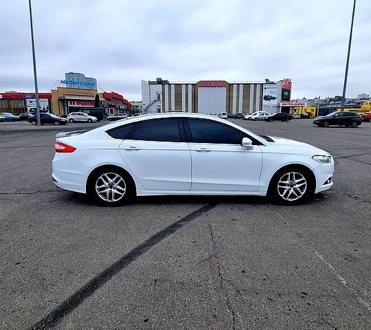 Форд Фьюжен 2014 у Харкові на Automoto.ua Білий Форд Фьюжен, об'ємом двигуна 2.5 л та пробігом 197 тис. км за 10200 $, фото 3 на Automoto.ua