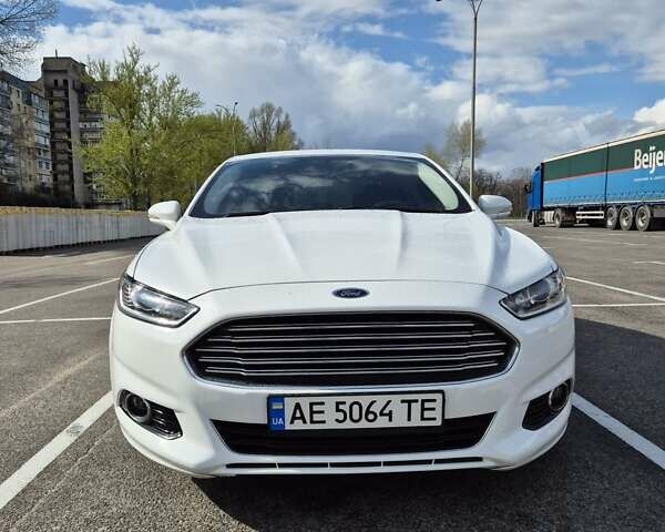 Белый Форд Фьюжн, объемом двигателя 1.5 л и пробегом 184 тыс. км за 10000 $, фото 1 на Automoto.ua