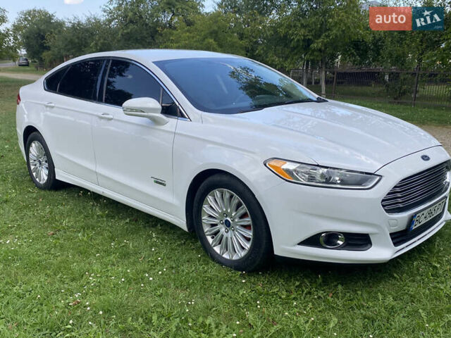 Белый Форд Фьюжн, объемом двигателя 2 л и пробегом 313 тыс. км за 10900 $, фото 23 на Automoto.ua