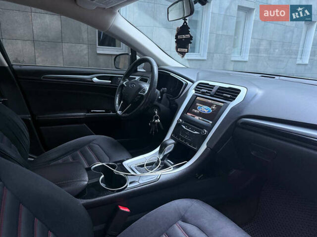 Форд Фьюжн 2014 в Полтаве на Automoto.ua Белый Форд Фьюжн, объемом двигателя 1.5 л и пробегом 275 тыс. км за 8800 $, фото 4 на Automoto.ua