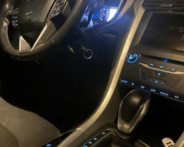 Білий Форд Фьюжен, об'ємом двигуна 2.5 л та пробігом 220 тис. км за 9500 $, фото 7 на Automoto.ua
