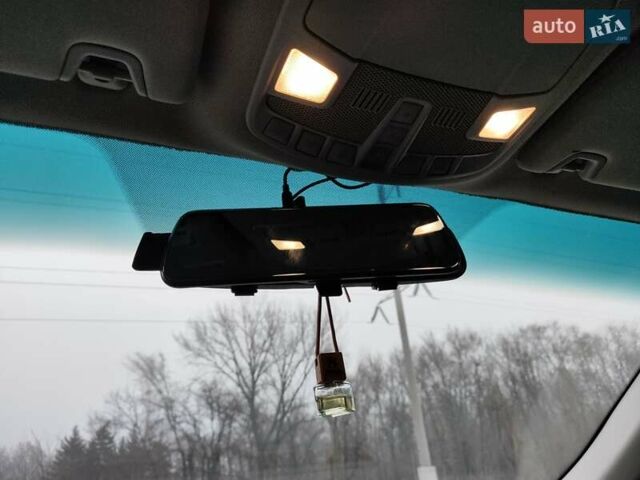 Белый Форд Фьюжн, объемом двигателя 2.5 л и пробегом 216 тыс. км за 8500 $, фото 22 на Automoto.ua