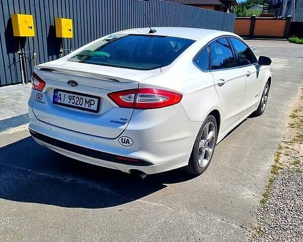 Белый Форд Фьюжн, объемом двигателя 2 л и пробегом 500 тыс. км за 10500 $, фото 2 на Automoto.ua