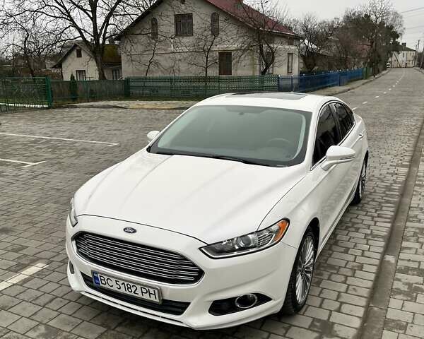 Белый Форд Фьюжн, объемом двигателя 2 л и пробегом 137 тыс. км за 11000 $, фото 2 на Automoto.ua