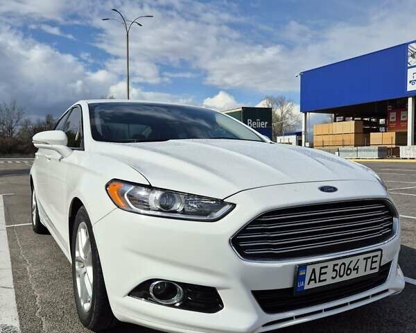 Белый Форд Фьюжн, объемом двигателя 1.5 л и пробегом 184 тыс. км за 10000 $, фото 3 на Automoto.ua