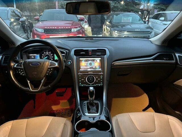 Білий Форд Фьюжен, об'ємом двигуна 2 л та пробігом 183 тис. км за 10500 $, фото 8 на Automoto.ua