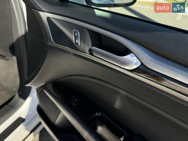 Форд Фьюжен 2014 у Одесі на Automoto.ua Білий Форд Фьюжен, об'ємом двигуна 2 л та пробігом 137 тис. км за 11800 $, фото 34 на Automoto.ua