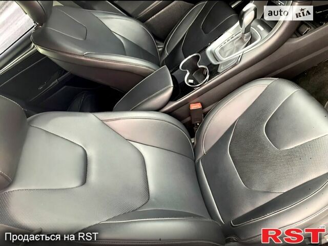 Форд Фьюжн 2014 в Одессе на Automoto.ua Белый Форд Фьюжн, объемом двигателя 2 л и пробегом 255 тыс. км за 10100 $, фото 4 на Automoto.ua