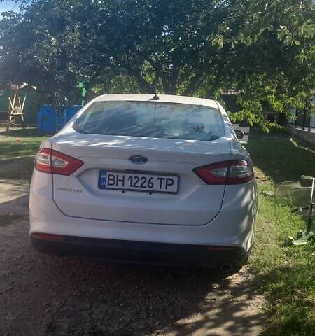 Білий Форд Фьюжен, об'ємом двигуна 2.5 л та пробігом 169 тис. км за 9200 $, фото 1 на Automoto.ua