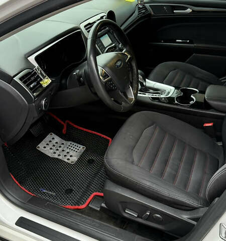 Белый Форд Фьюжн, объемом двигателя 2.5 л и пробегом 240 тыс. км за 9300 $, фото 8 на Automoto.ua