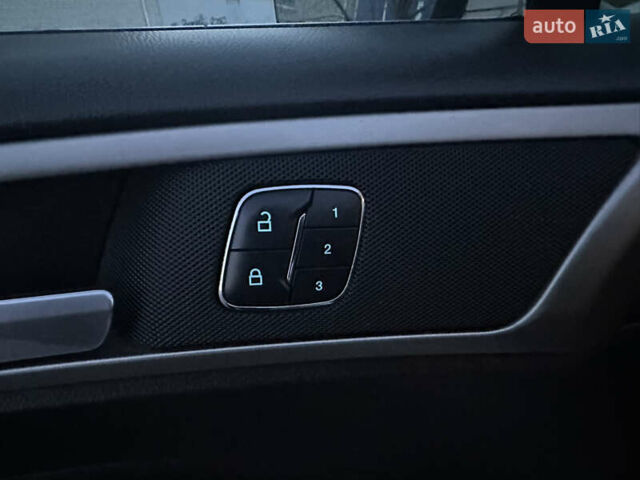 Білий Форд Фьюжен, об'ємом двигуна 2 л та пробігом 203 тис. км за 11500 $, фото 11 на Automoto.ua