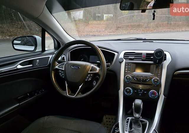 Білий Форд Фьюжен, об'ємом двигуна 2.5 л та пробігом 240 тис. км за 9449 $, фото 37 на Automoto.ua