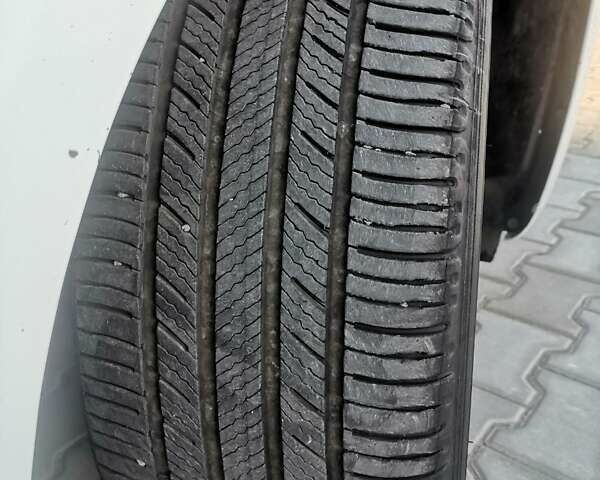 Білий Форд Фьюжен, об'ємом двигуна 2.5 л та пробігом 119 тис. км за 11300 $, фото 9 на Automoto.ua