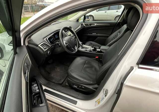 Білий Форд Фьюжен, об'ємом двигуна 2 л та пробігом 176 тис. км за 12500 $, фото 8 на Automoto.ua