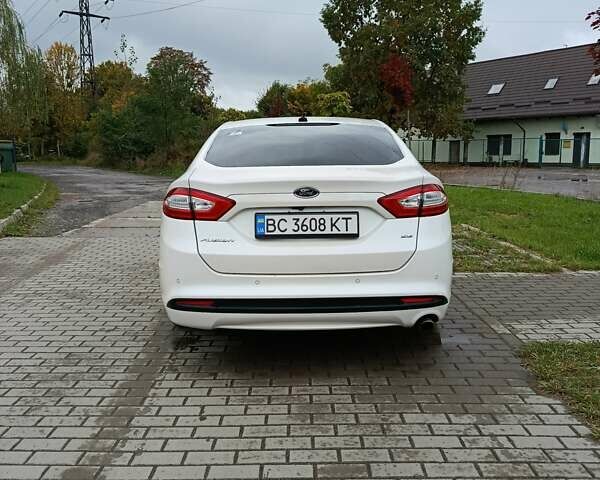 Белый Форд Фьюжн, объемом двигателя 2.5 л и пробегом 145 тыс. км за 10700 $, фото 4 на Automoto.ua