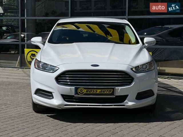 Білий Форд Фьюжен, об'ємом двигуна 2 л та пробігом 75 тис. км за 12900 $, фото 1 на Automoto.ua