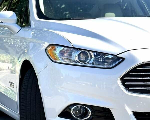 Форд Фьюжн 2015 в Умани на Automoto.ua Белый Форд Фьюжн, объемом двигателя 2 л и пробегом 108 тыс. км за 16000 $, фото 3 на Automoto.ua