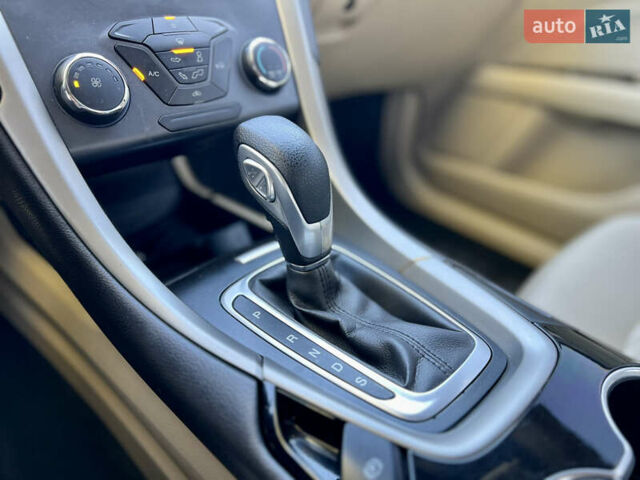 Білий Форд Фьюжен, об'ємом двигуна 2.49 л та пробігом 201 тис. км за 9300 $, фото 31 на Automoto.ua