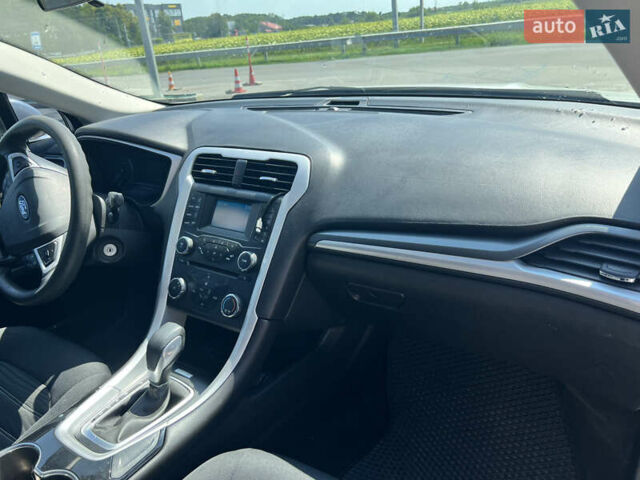 Форд Фьюжн 2015 в Полтаве на Automoto.ua Белый Форд Фьюжн, объемом двигателя 2.49 л и пробегом 210 тыс. км за 10200 $, фото 16 на Automoto.ua