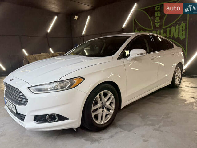 Белый Форд Фьюжн, объемом двигателя 2.5 л и пробегом 194 тыс. км за 11500 $, фото 1 на Automoto.ua