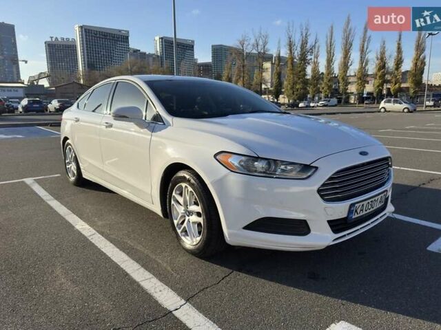 Белый Форд Фьюжн, объемом двигателя 2.49 л и пробегом 138 тыс. км за 11900 $, фото 2 на Automoto.ua
