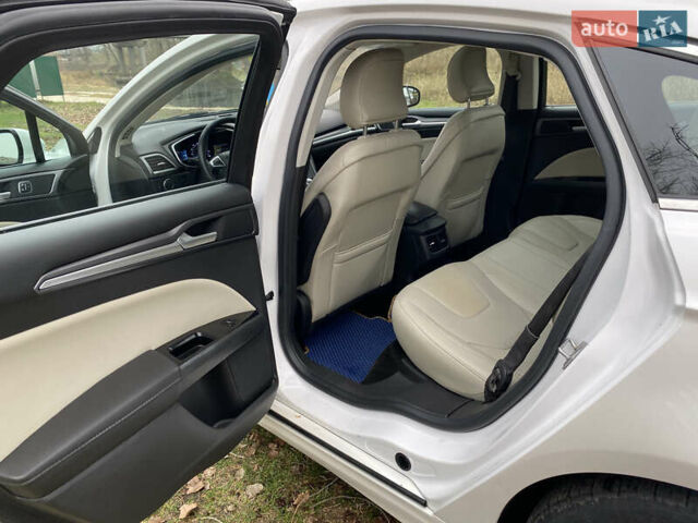 Белый Форд Фьюжн, объемом двигателя 2 л и пробегом 400 тыс. км за 9200 $, фото 16 на Automoto.ua
