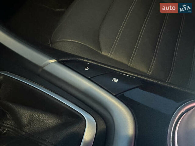 Білий Форд Фьюжен, об'ємом двигуна 2 л та пробігом 203 тис. км за 11500 $, фото 25 на Automoto.ua