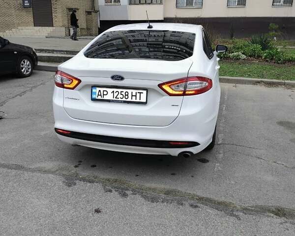 Білий Форд Фьюжен, об'ємом двигуна 2.49 л та пробігом 130 тис. км за 11300 $, фото 17 на Automoto.ua