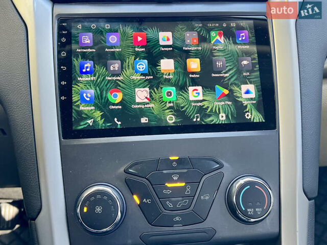 Білий Форд Фьюжен, об'ємом двигуна 2.49 л та пробігом 201 тис. км за 9300 $, фото 27 на Automoto.ua