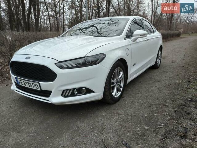 Белый Форд Фьюжн, объемом двигателя 2 л и пробегом 240 тыс. км за 10800 $, фото 5 на Automoto.ua