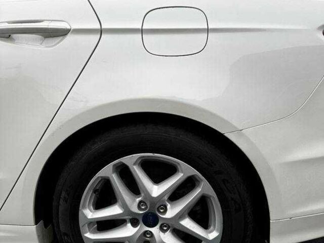 Белый Форд Фьюжн, объемом двигателя 2.5 л и пробегом 168 тыс. км за 8500 $, фото 6 на Automoto.ua